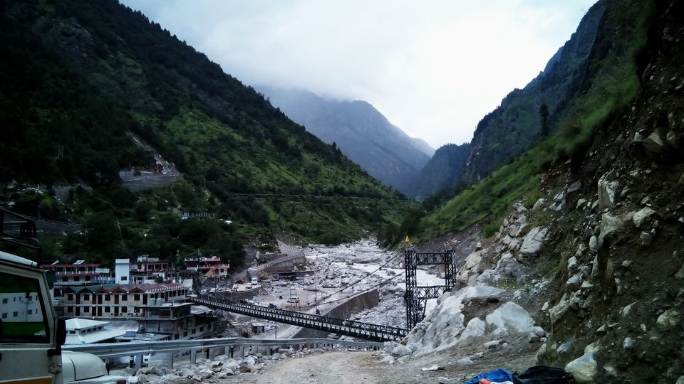 Photo of Trek to the Valley of Flowers, Uttarakhand 4/10 by Shazia Khanam