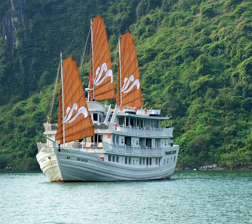 Photo of Lan Ha Bay, Hai Phong, Vietnam by Indochina Legend