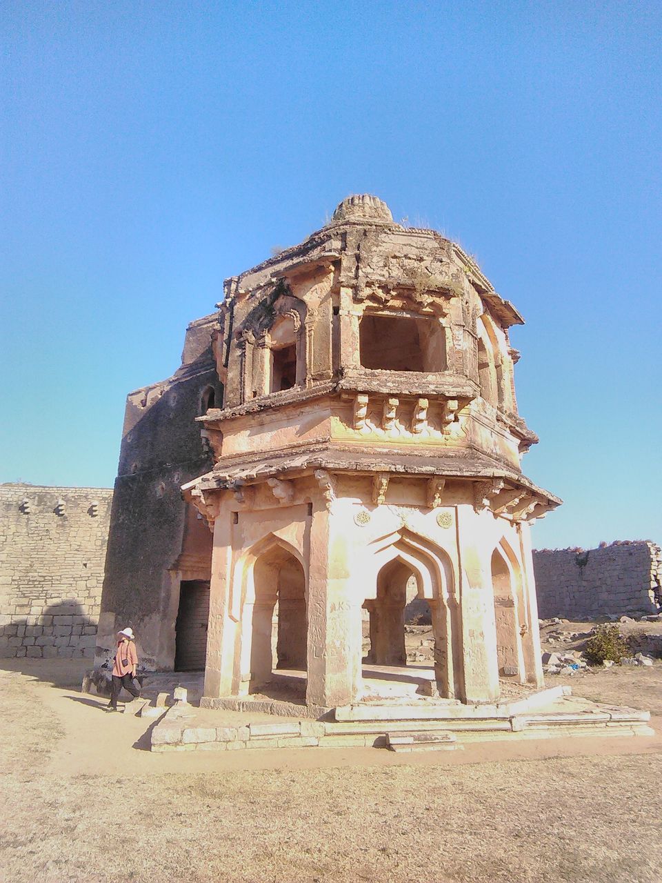 Photo of A solo trip to the world heritage site of Karnataka: Hampi 9/10 by Sumithra Reddy Somu
