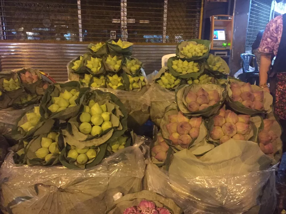 Photo of The Flower Market, Pak Khlong Talad Chakphet Road Bangkok Thailand by Reena Chaudhary