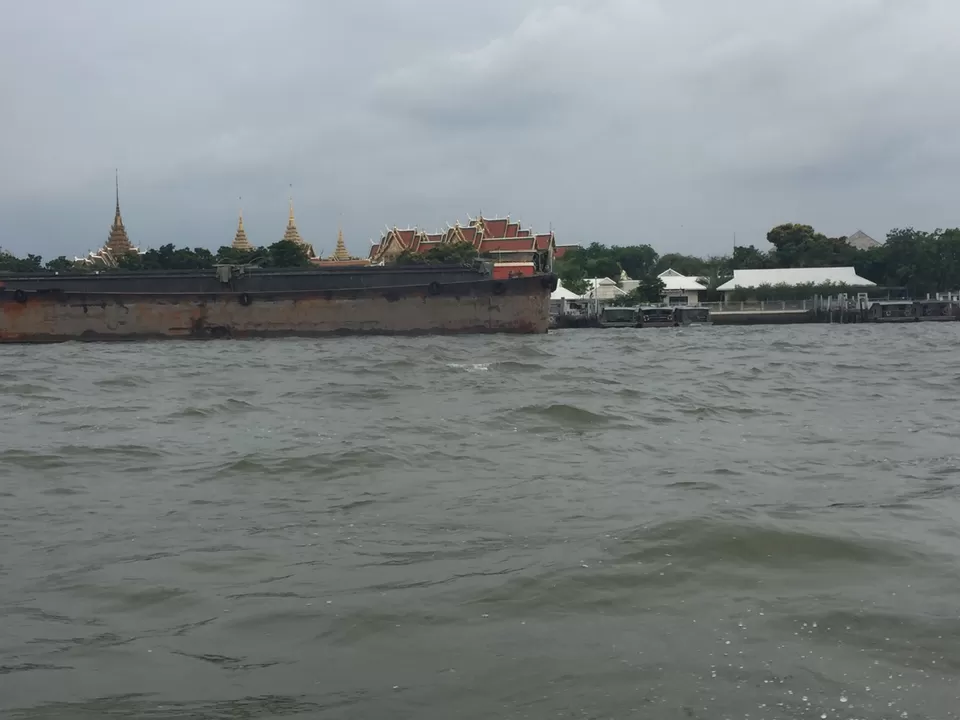 Photo of chao phraya river by Reena Chaudhary