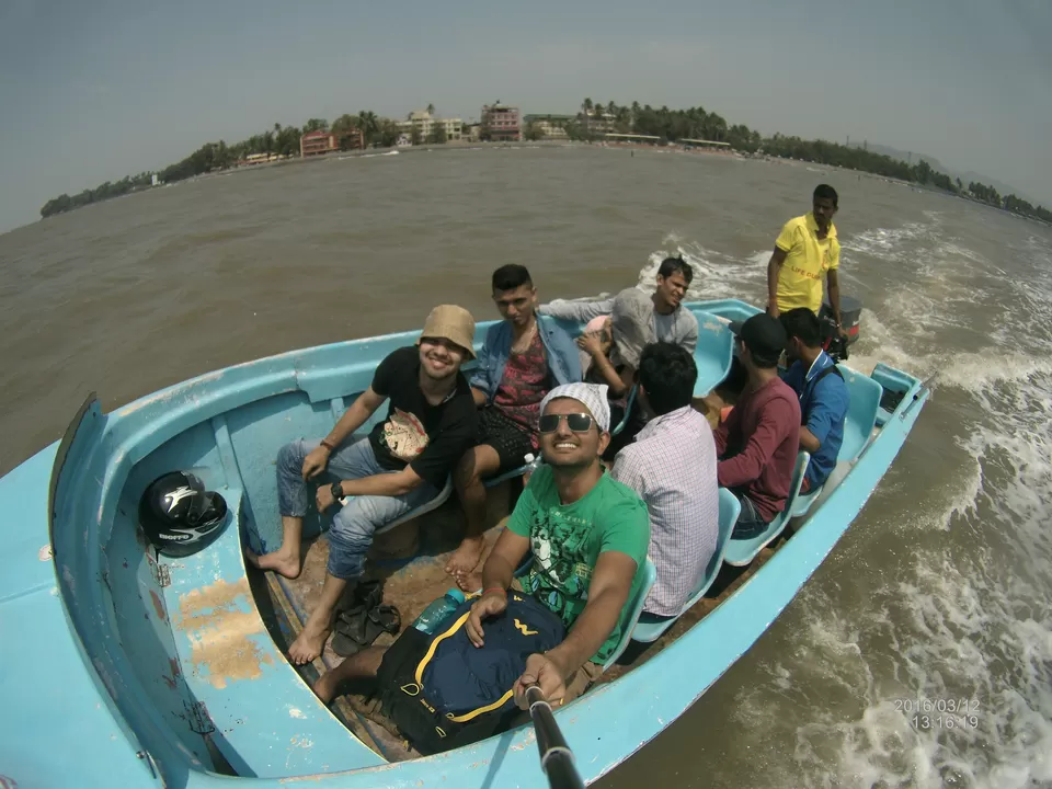 Photo of Alibag Beach, Alibag, Maharashtra, India by Muthu Venkatesh