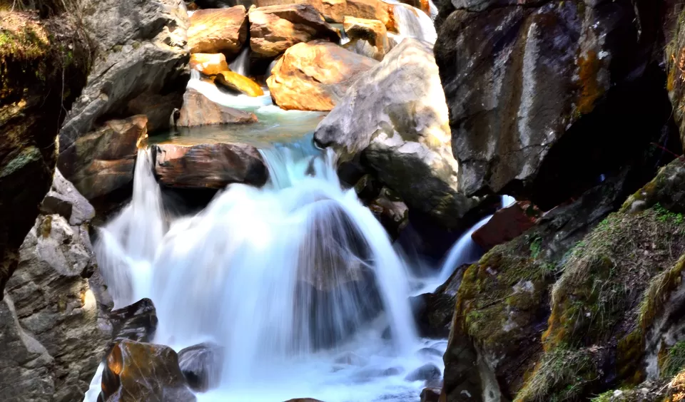 Photo of Kheer Ganga Hot Water Spring, Sosan, Himachal Pradesh, India by Vaibhav Chikhle
