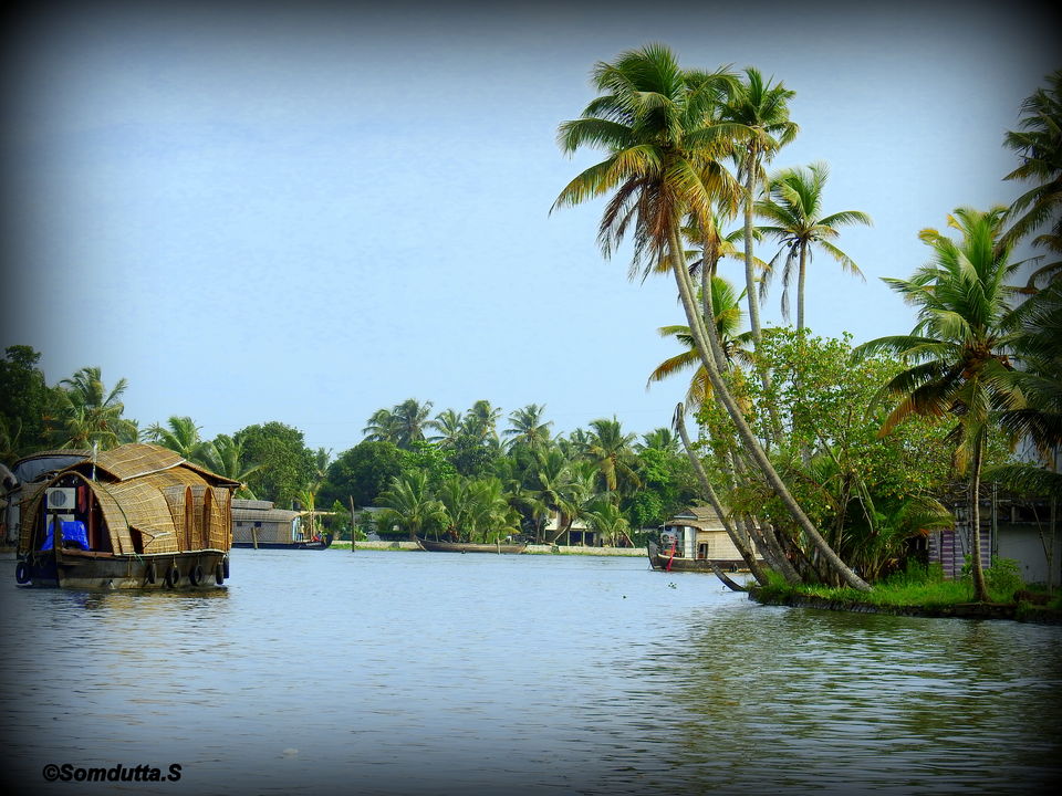 Photo of Allepey, Kerala, India by Somdutta Sarkar
