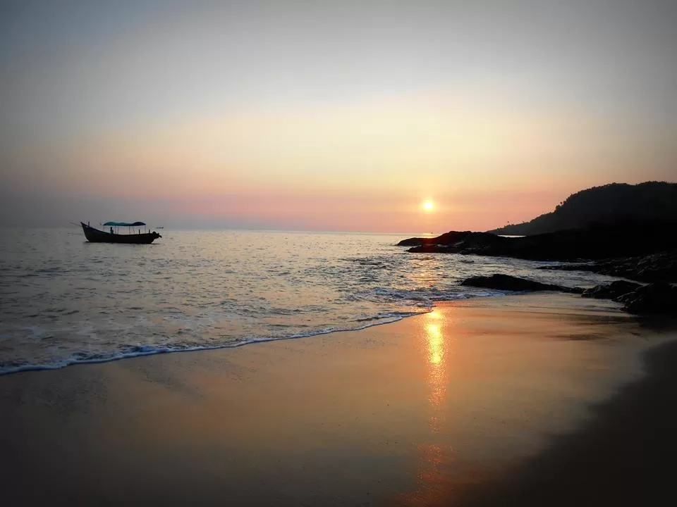 Photo of Half Moon Beach, Gokarna, Karnataka, India by Somnath Mondal