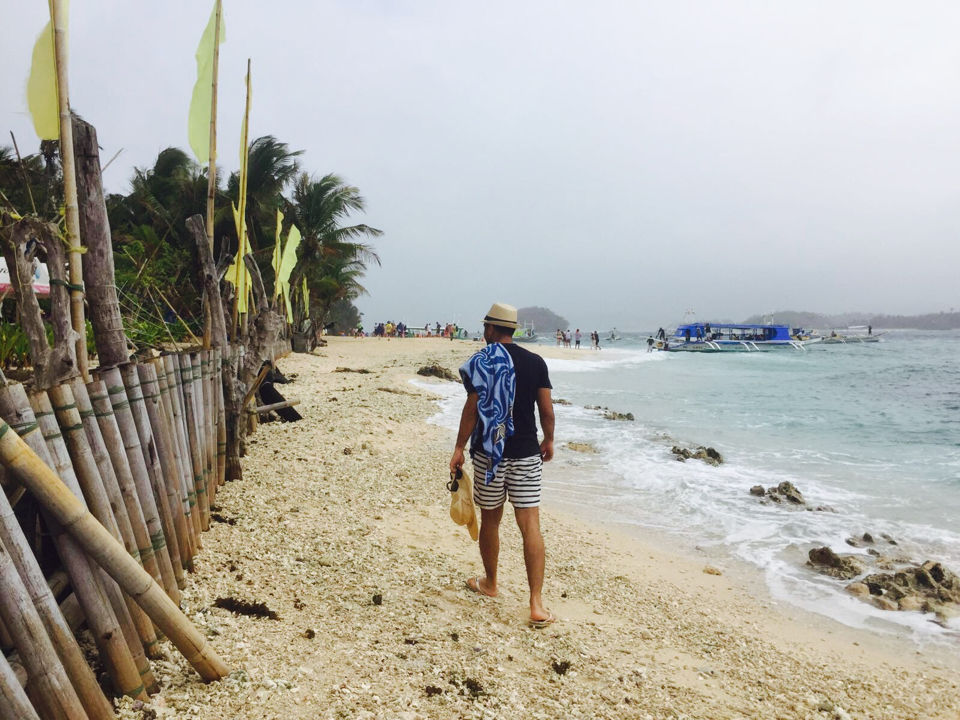 Photo of This Place is Highly Over rated! Boracay Island, Philippines by Kadambari Bhatte (curlytravelmess)