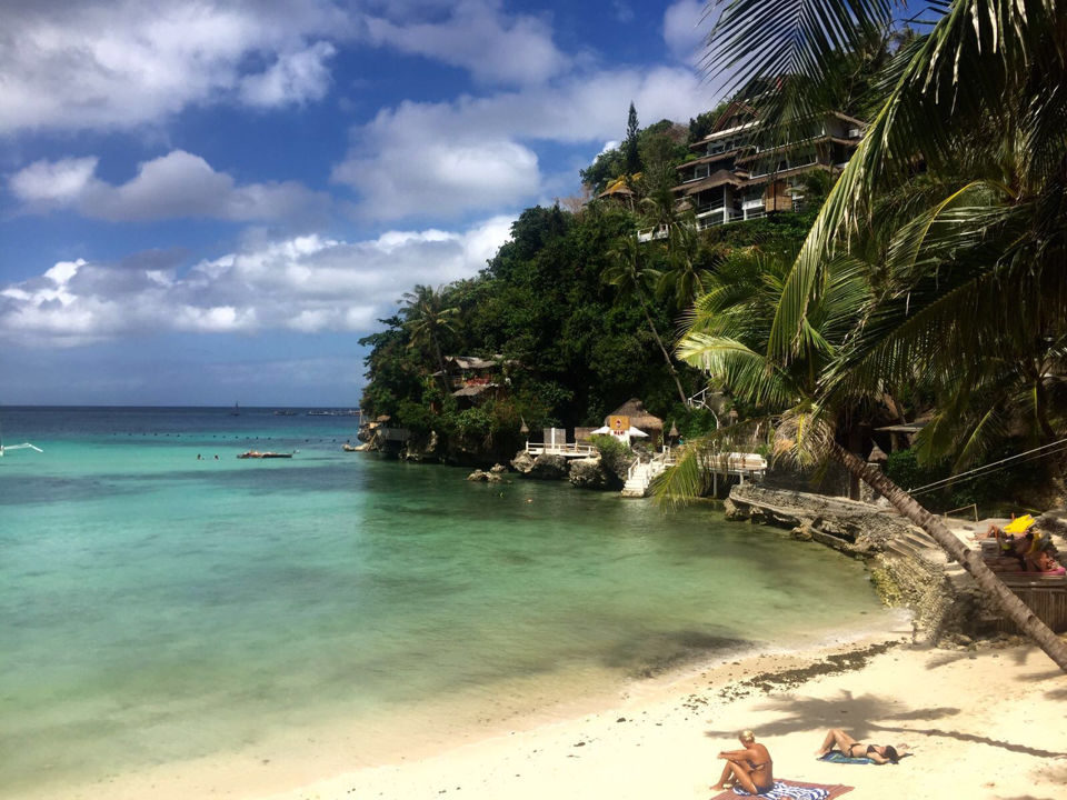 Photo of This Place is Highly Over rated! Boracay Island, Philippines by Kadambari Bhatte (curlytravelmess)