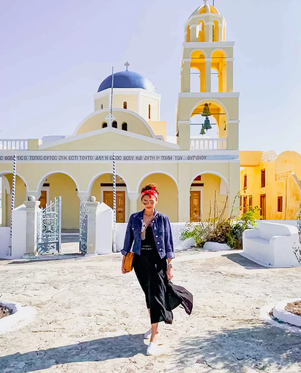 Photo of Oia, Greece by Kadambari Bhatte (curlytravelmess)