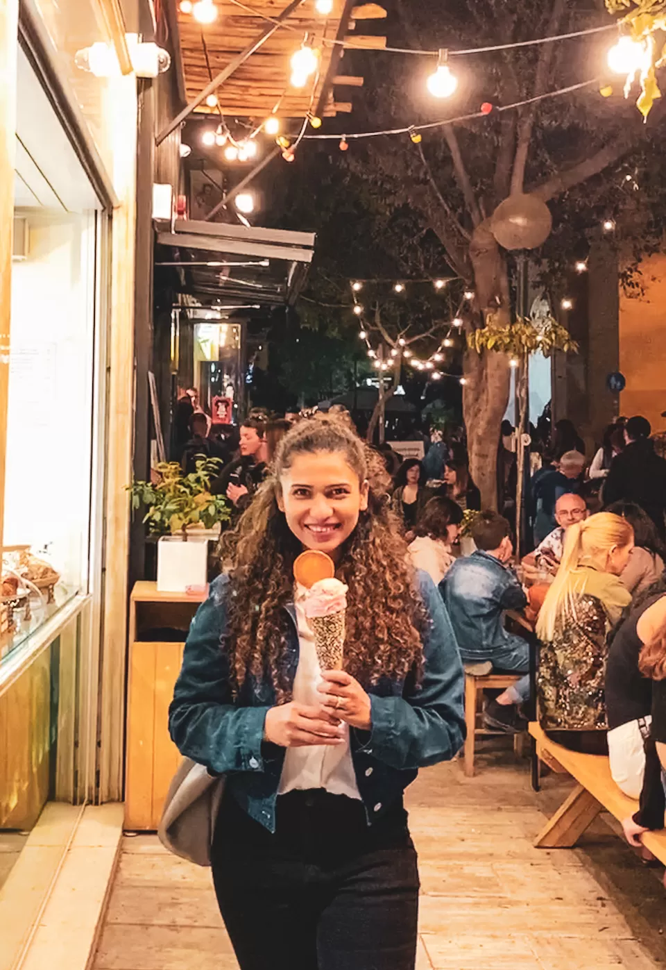 Photo of A Complete Guide To Must See Historical and Fun Places in The Ancient City Of Athens For Everyone by Kadambari Bhatte (curlytravelmess)