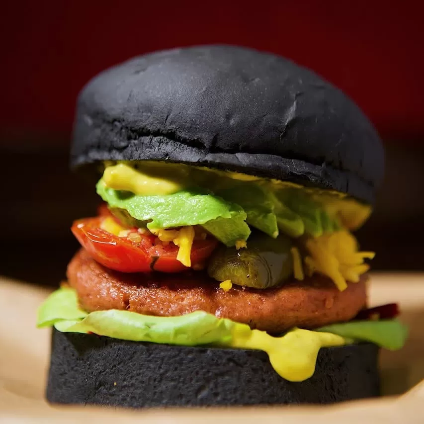 Photo of Middle Road, 25 Degrees Burger, Wine & Liquor Bar, Hotel G, Singapore by Kadambari Bhatte (curlytravelmess)