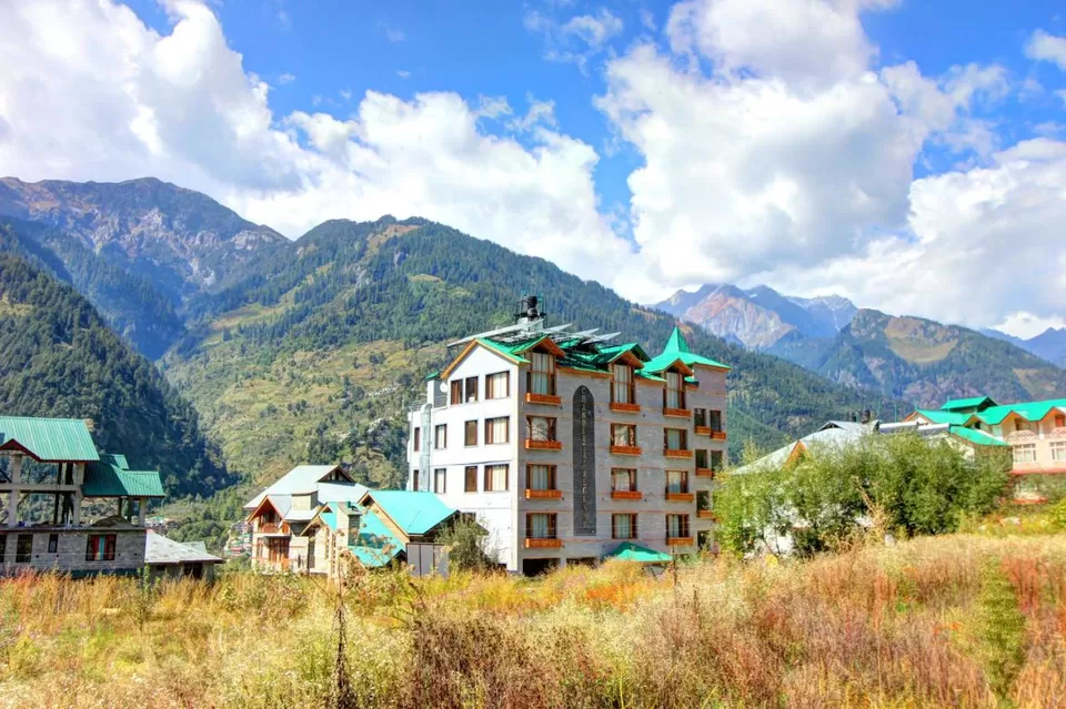 Photo of Chandertal Regency Hotel & Spa, Manali, Prini, Manali, Himachal Pradesh, India by Kadambari Bhatte (curlytravelmess)
