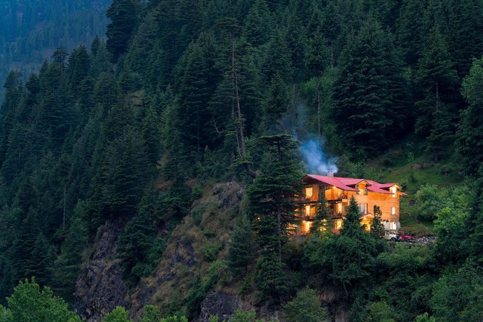 Photo of 30 Gorgeous Resorts, Cottages and Hostels: Here Are The Best Places To Stay In Manali 1/1 by Kadambari Bhatte (curlytravelmess)