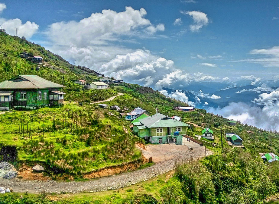 Photo of Discover Sikkim's Natural Wonders in These Off Beat Destinations and Stay Amid Mountains by Kadambari Bhatte (curlytravelmess)