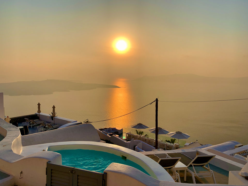 Photo of These Lavish Hotels Around the World I Stayed at, Are a Dream Come True for Any Traveller! 1/1 by Kadambari Bhatte (curlytravelmess)