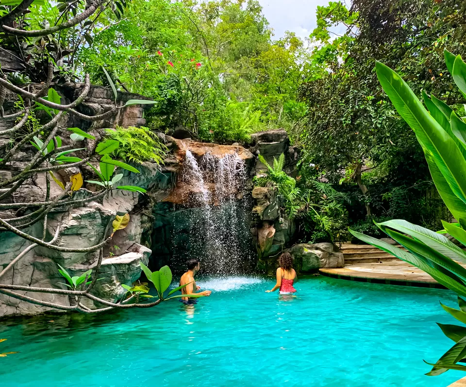 Photo of Bukit Manis Road, Sofitel Singapore Sentosa Resort & Spa, Sentosa, Singapore by Kadambari Bhatte (curlytravelmess)