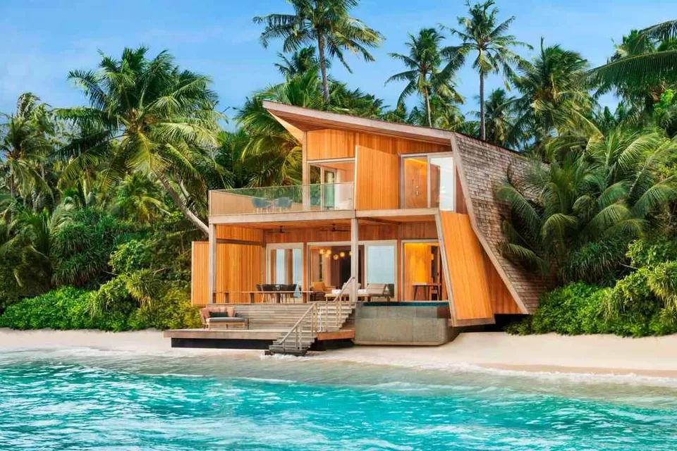 Photo of These 11 Lavish Resorts in Maldives Offer the Best Luxury Holiday That Will Leave You Dreaming! by Kadambari Bhatte (curlytravelmess)