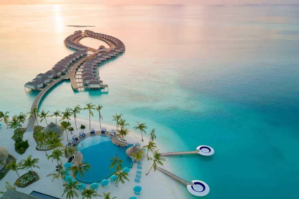 Photo of These 11 Lavish Resorts in Maldives Offer the Best Luxury Holiday That Will Leave You Dreaming! by Kadambari Bhatte (curlytravelmess)