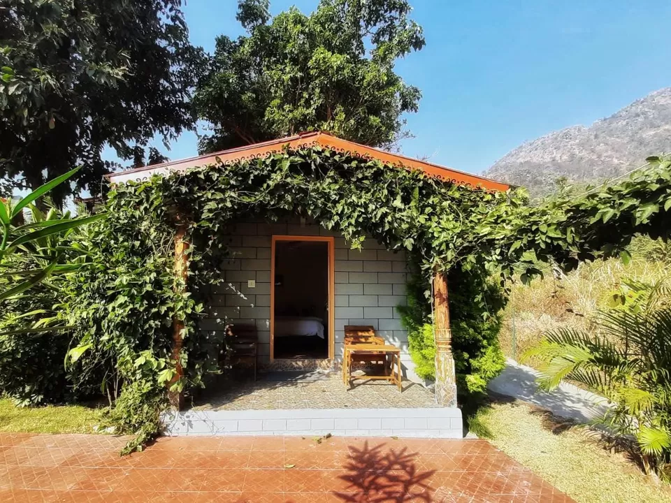 Photo of 10 Utterly Romantic Hill Resorts Close to Delhi to Get Cozy with Your Partner by Kadambari Bhatte (curlytravelmess)