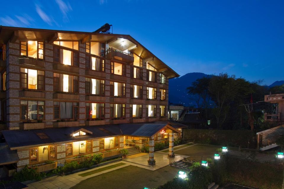 Photo of 10 Utterly Romantic Hill Resorts Close to Delhi to Get Cozy with Your Partner by Kadambari Bhatte (curlytravelmess)