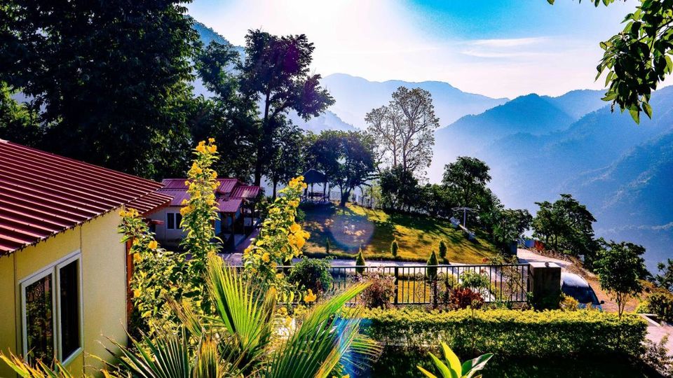 Photo of 10 Utterly Romantic Hill Resorts Close to Delhi to Get Cozy with Your Partner by Kadambari Bhatte (curlytravelmess)