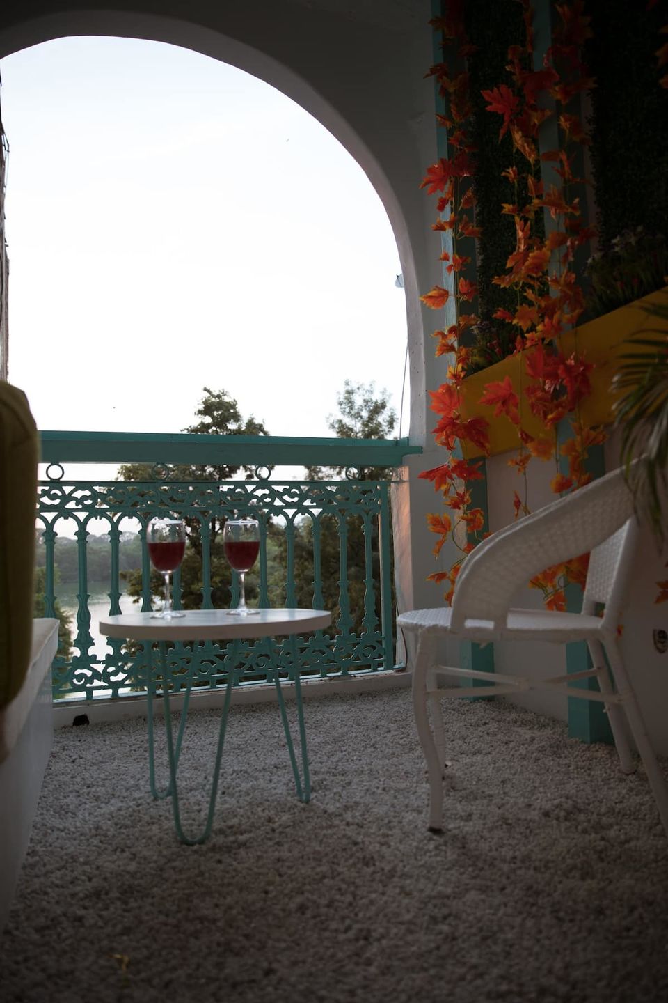 Photo of Delhi People Tired of Staying at Home? These Unique AirBnB's Are Worth Planning a Weekend Getaway! by Kadambari Bhatte (curlytravelmess)