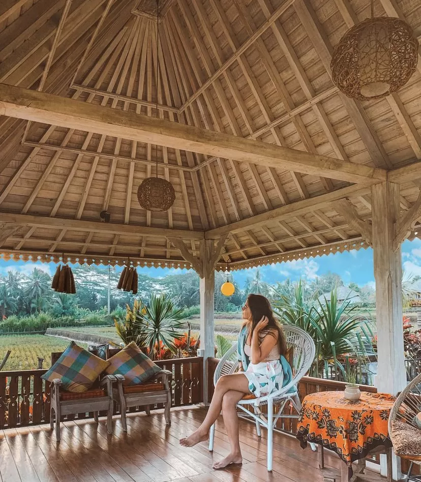 Photo of 10 Indian Women Who Have Redefined Travel and Are Giving The World Some Serious Travel Goals! by Kadambari Bhatte (curlytravelmess)