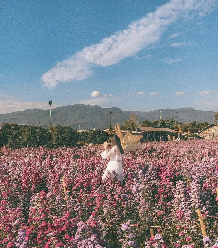 Photo of 10 Indian Women Who Have Redefined Travel and Are Giving The World Some Serious Travel Goals! by Kadambari Bhatte (curlytravelmess)