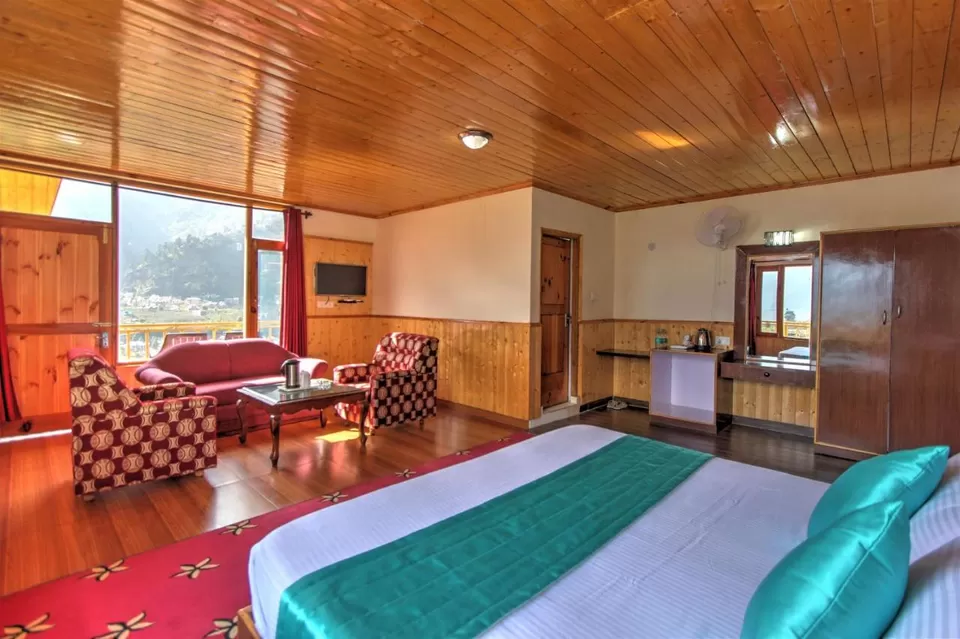 Photo of Hotel Mountain Face By Snow City Hotels, Naggar Road, near Mahindra Show Room, Prini, Manali, Himachal Pradesh, India by Kadambari Bhatte (curlytravelmess)