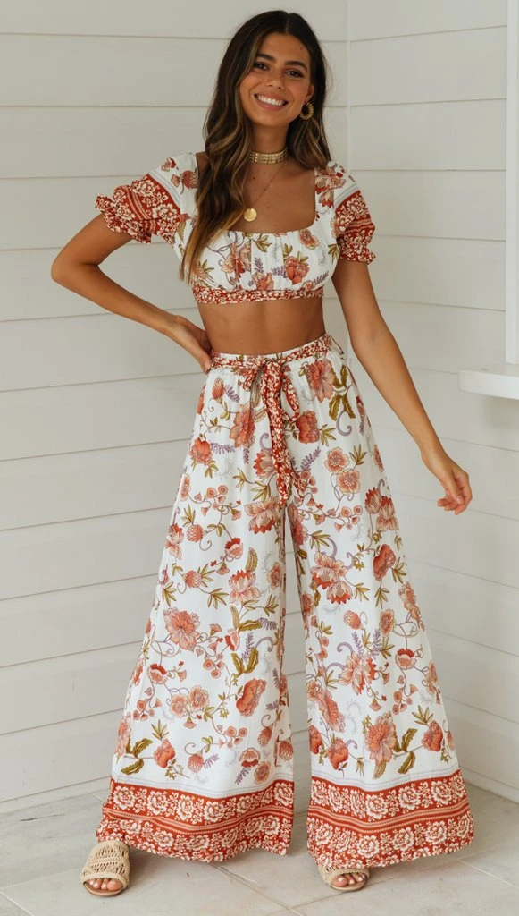 Photo of Not Comfortable Wearing a Bikini to an Indian Beach? Here Are Equally Gorgeous 10 Alternatives! 3/3 by Kadambari Bhatte (curlytravelmess)