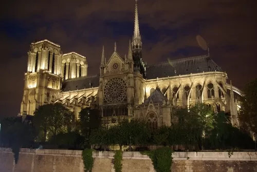 Photo of Notre Dame Cathedral, Parvis Notre-Dame - place Jean-Paul-II, Paris, France by Priyanka Asthana