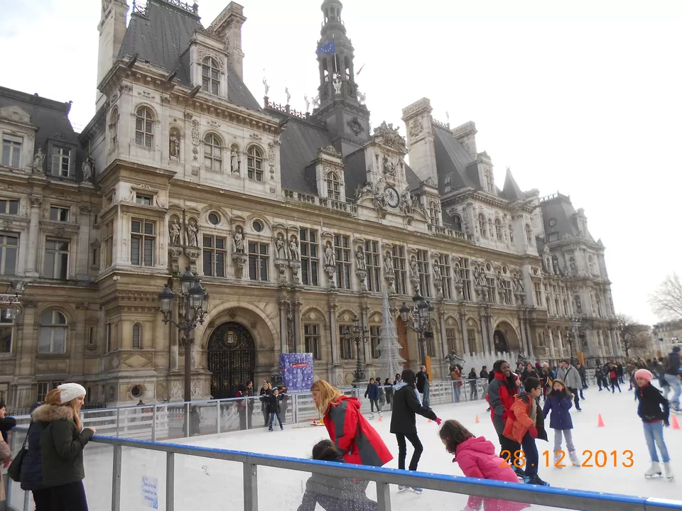 Photo of Hôtel de Ville, Place de l'Hôtel-de-Ville, Paris, France by Priyanka Asthana