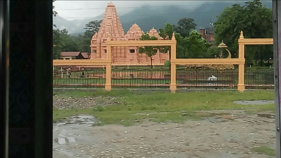 Photo of Trip To Pashupathinath Mahadev... Nepal , pokhra and DEVA BHOOMI Rshikesh by Mano Nethi