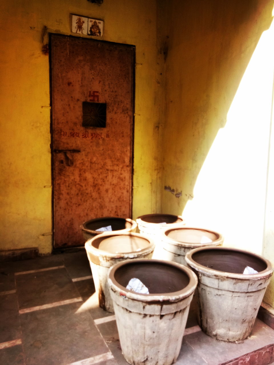 Photo of Photo blog through the doorways of Kumbharwada 5/15 by Priyanshi Singhal