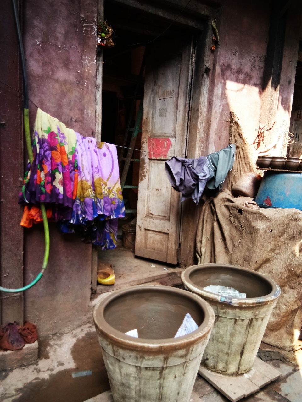 Photo of Photo blog through the doorways of Kumbharwada 4/15 by Priyanshi Singhal