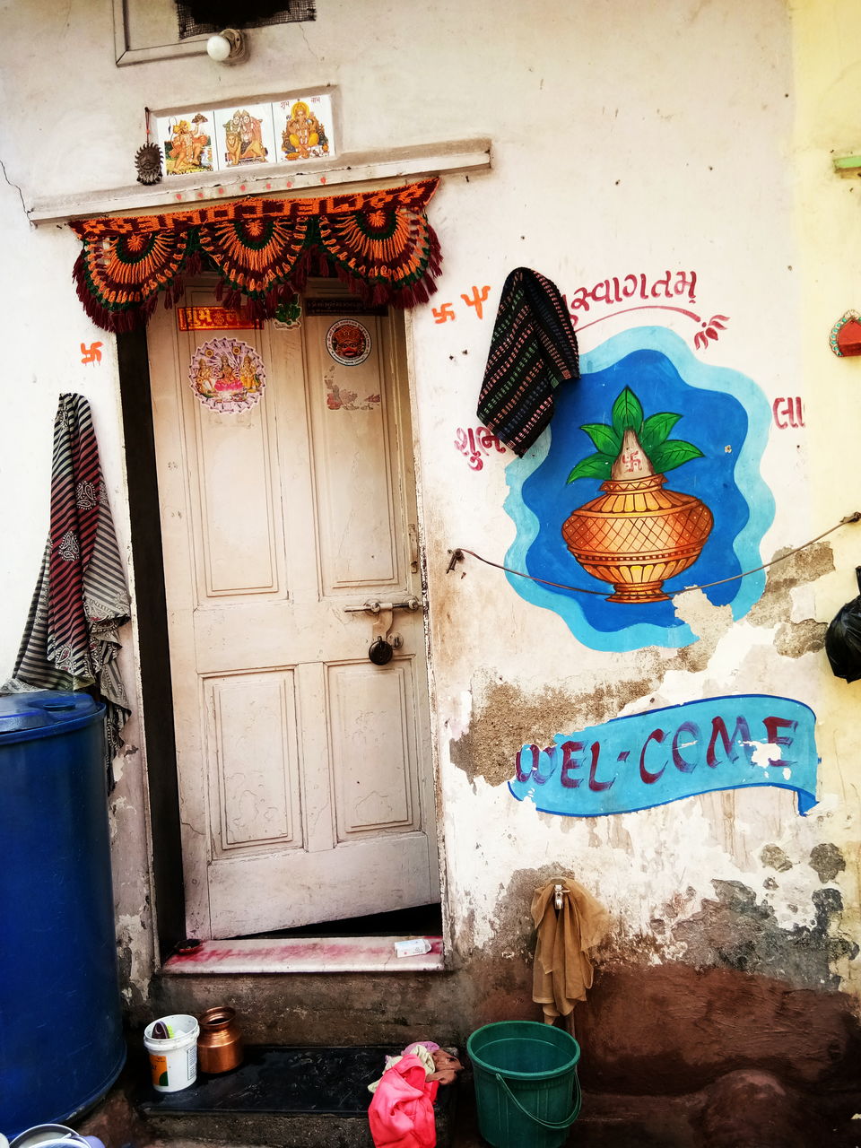 Photo of Photo blog through the doorways of Kumbharwada 8/15 by Priyanshi Singhal