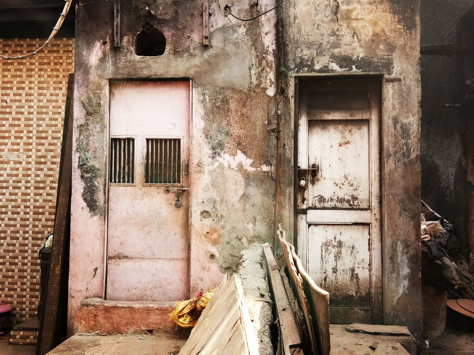 Photo of Photo blog through the doorways of Kumbharwada 6/15 by Priyanshi Singhal