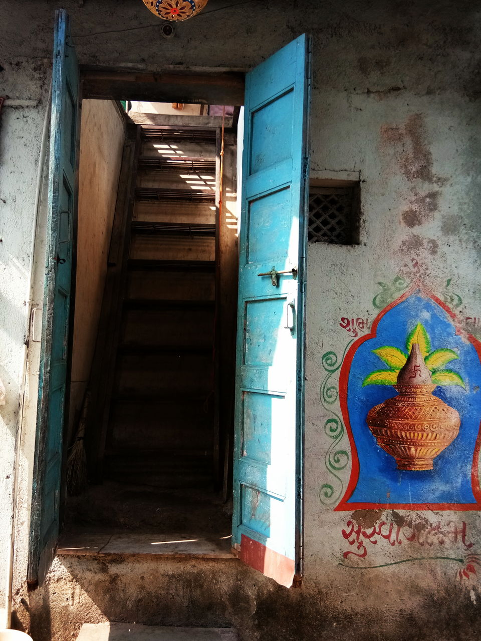 Photo of Photo blog through the doorways of Kumbharwada 15/15 by Priyanshi Singhal