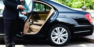 Photo of The Pinnacle of Luxury: Chauffeur-Driven Experiences in Dubai by professionaldrivers