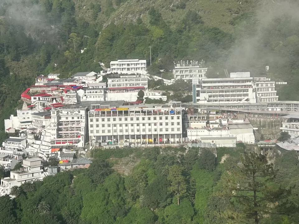 Photo of Vaishno devi ~ जम्मू (धार्मिक स्थल माँ वैष्णो देवी) by भ्रमणिका (The Voyager)