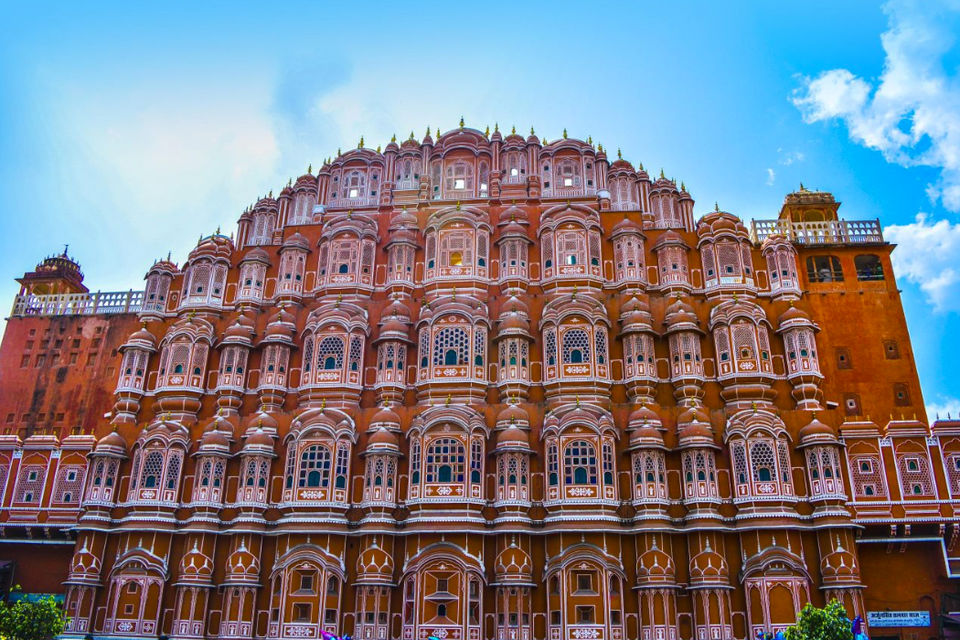 Photo of Hawa Mahal, Hawa Mahal Road, Badi Choupad, J.D.A. Market, Pink City, Jaipur, Rajasthan, India by Travel Tales by Neha