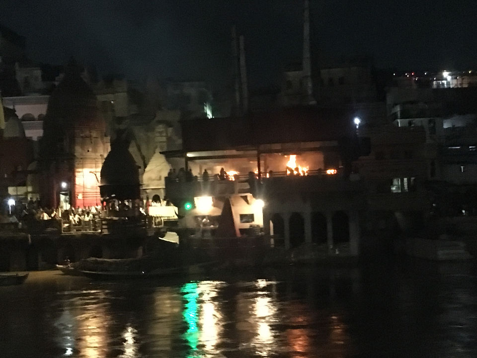 Photo of Manikarnika Ghat, Jugul Tola, Ghats of varanasi, Lahori Tola, Varanasi, Uttar Pradesh, India by Saloni