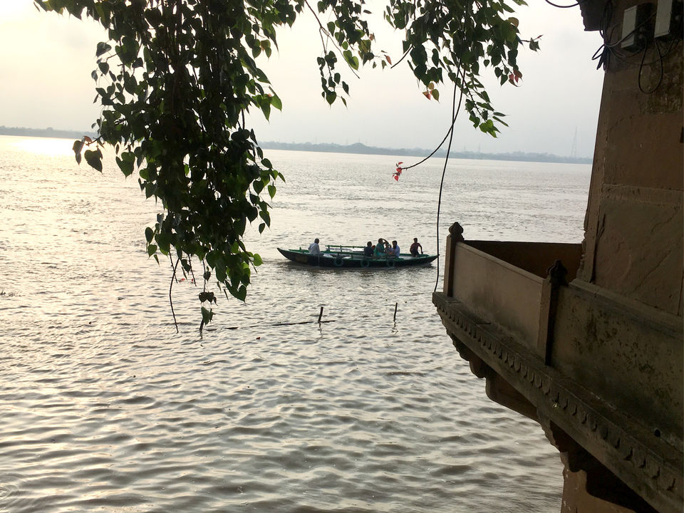 Photo of Tulsi Ghat, Assi Road, Ghats of varanasi, Shivala, Varanasi, Uttar Pradesh, India by Saloni