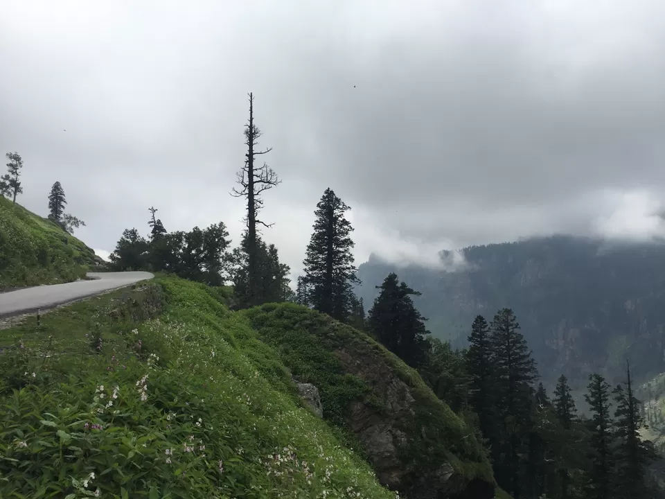 Photo of Rohtang Pass, Himachal Pradesh, India by Anurag Kumar