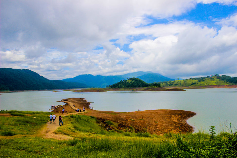 Photo of Umiam Lake, Meghalaya by Lakshay Kalra