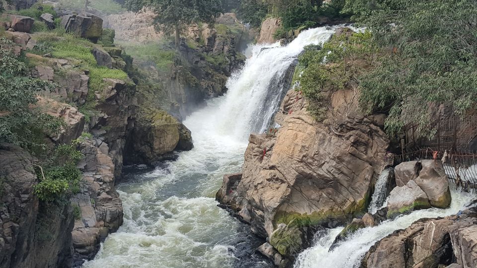 Photo of Hogenakkal, Tamil Nadu, India by Jagan Nadar