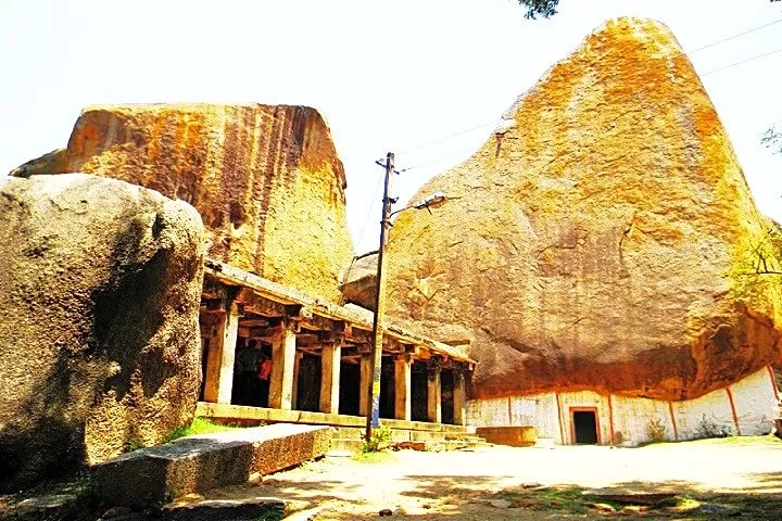 Photo of chandravalli cave, Chandravalli Road, Chitradurga, Karnataka, India by Bloggers Without Borders - (BWB)
