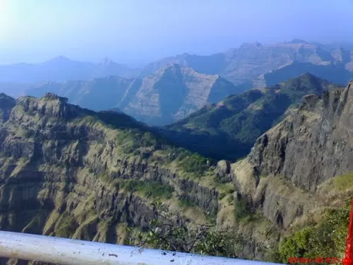 Photo of Elephant’s Head Point, Satara, Maharashtra, India by Ruchi Jain