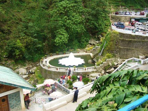 Photo of Rock Garden Road, Bloomfield Tea Garden, Darjeeling, West Bengal, India by Ruchi Jain