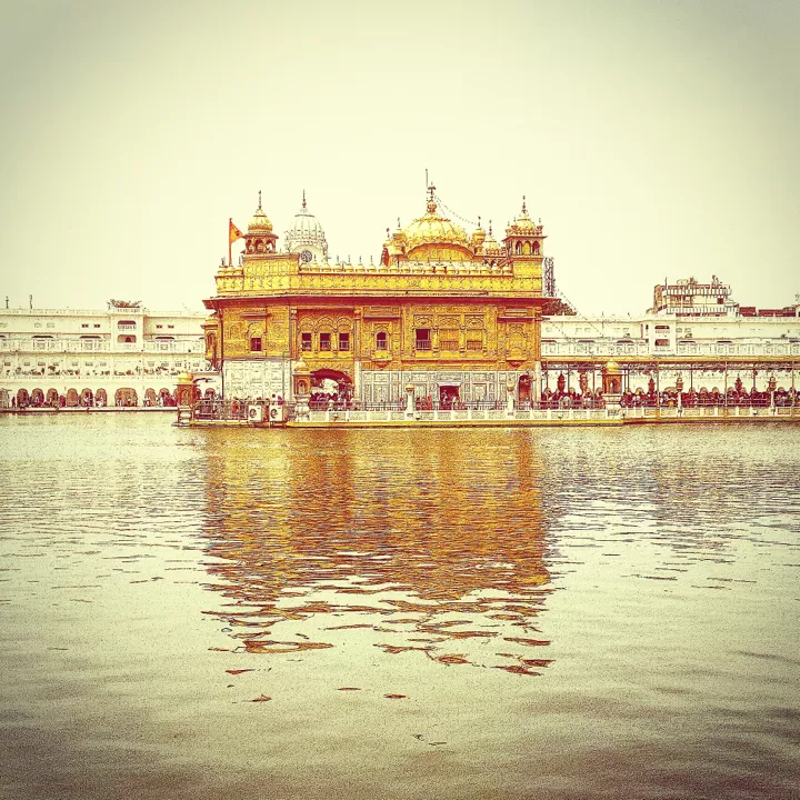 Photo of Golden Temple, Golden Temple Road, Amritsar, Punjab, India by Kavita Singh