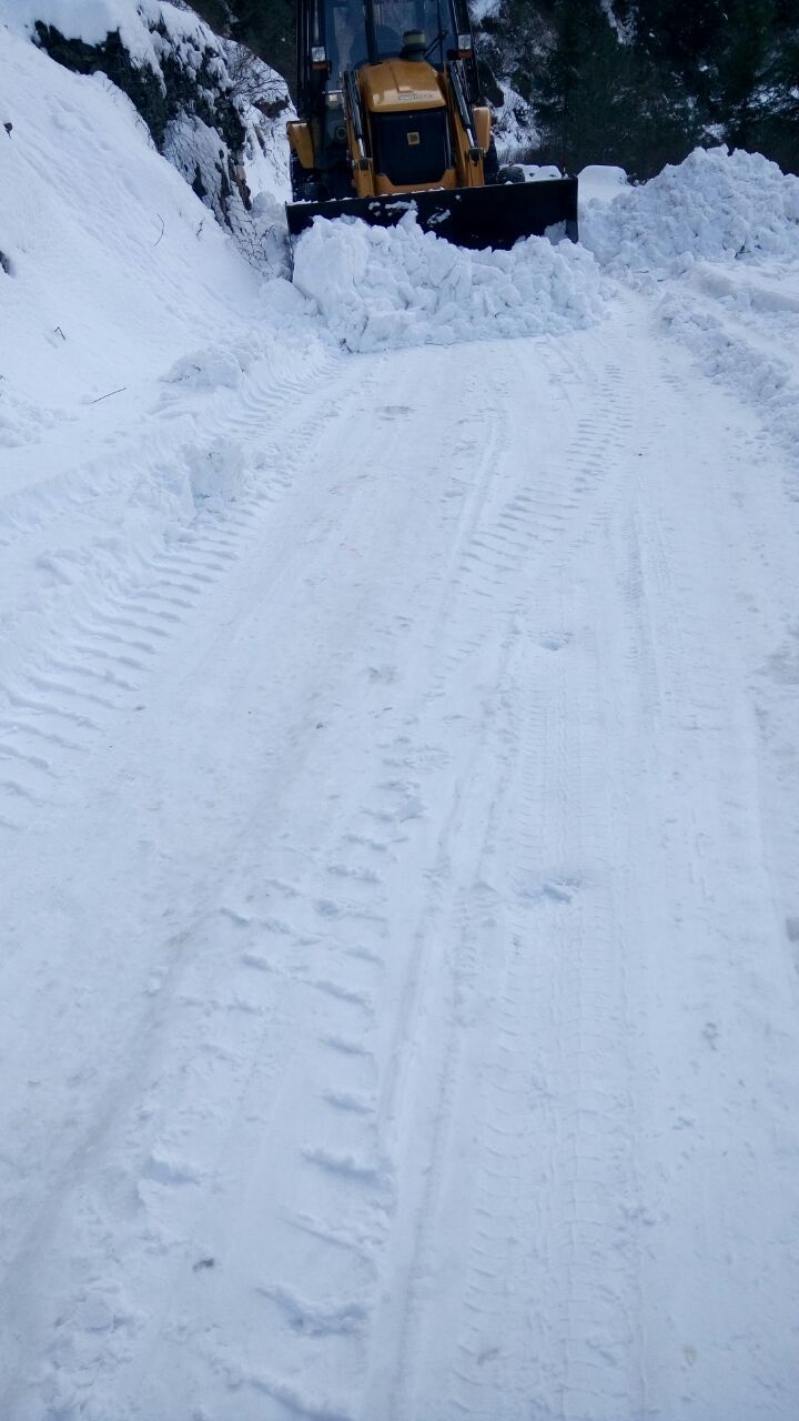 Photo of Snowy ride to Dhanaulti 9/33 by Raman Preet Singh Khurana